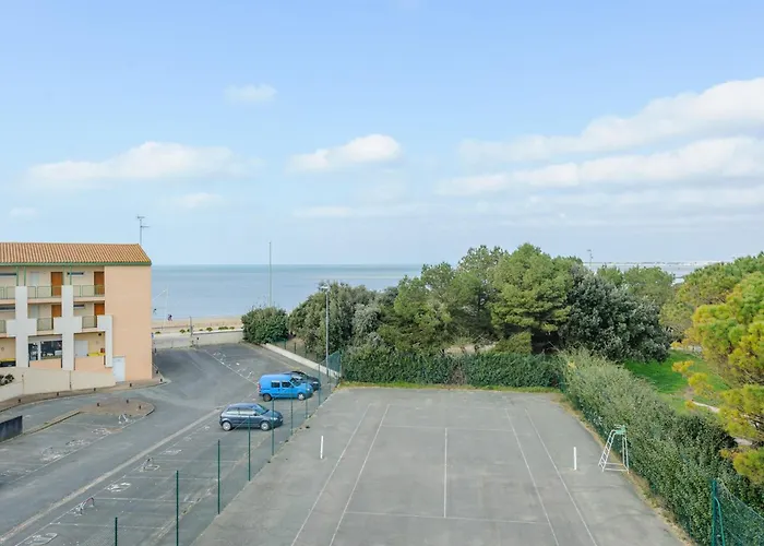 Chatelaillon-Plage : T2 Panoramique Sur La Mer Pour 2 Avec Piscine - Fr-1-535-2